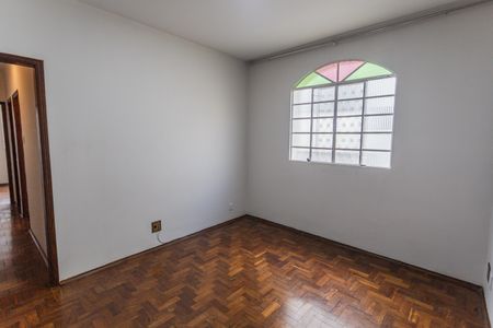 Sala de apartamento para alugar com 2 quartos, 75m² em Sagrada Família, Belo Horizonte