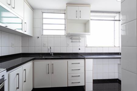 Apartamento à venda com 130m², 2 quartos e 2 vagas Apartamento à venda com 130m², 2 quartos e 2 vagasCozinha