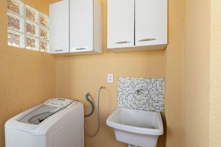 Apartamento à venda com 130m², 2 quartos e 2 vagas Apartamento à venda com 130m², 2 quartos e 2 vagasCobertura - Área de serviço