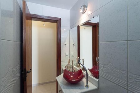 Apartamento à venda com 130m², 2 quartos e 2 vagas Apartamento à venda com 130m², 2 quartos e 2 vagasBanheiro social 1