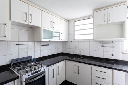 Apartamento à venda com 130m², 2 quartos e 2 vagas Apartamento à venda com 130m², 2 quartos e 2 vagasCozinha