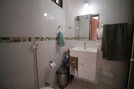 Casa à venda com 125m², 4 quartos e 3 vagasBanheiro da Suíte 2