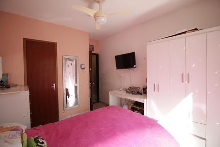 Casa à venda com 125m², 4 quartos e 3 vagasSuíte 2