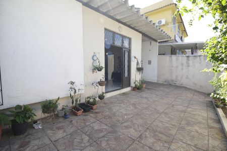 Casa à venda com 125m², 4 quartos e 3 vagasQuintal