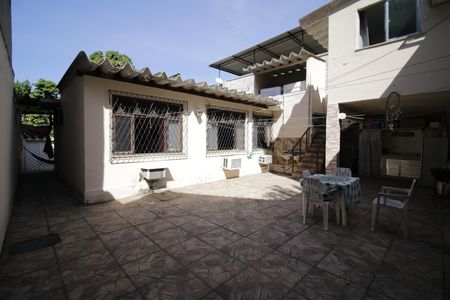 Casa à venda com 125m², 4 quartos e 3 vagasQuintal