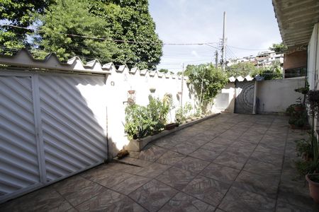 Casa à venda com 125m², 4 quartos e 3 vagasQuintal