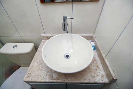 Casa à venda com 72m², 2 quartos e 1 vaga Casa à venda com 72m², 2 quartos e 1 vagaBanheiro da Suíte 1