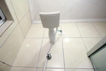 Casa à venda com 72m², 2 quartos e 1 vaga Casa à venda com 72m², 2 quartos e 1 vagaBanheiro da Suíte 1