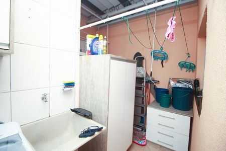Casa à venda com 72m², 2 quartos e 1 vaga Casa à venda com 72m², 2 quartos e 1 vagaÁrea de Serviço