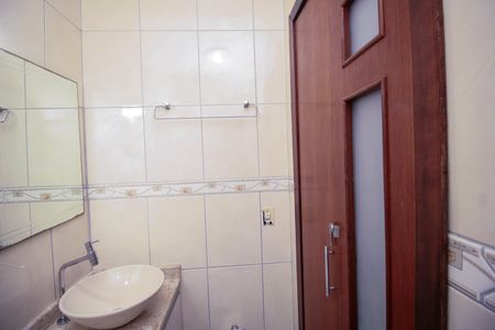 Casa à venda com 72m², 2 quartos e 1 vaga Casa à venda com 72m², 2 quartos e 1 vagaBanheiro da Suíte 1