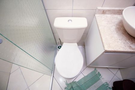 Casa à venda com 72m², 2 quartos e 1 vaga Casa à venda com 72m², 2 quartos e 1 vagaBanheiro da Suíte 1