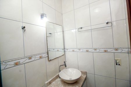 Casa à venda com 72m², 2 quartos e 1 vaga Casa à venda com 72m², 2 quartos e 1 vagaBanheiro da Suíte 1