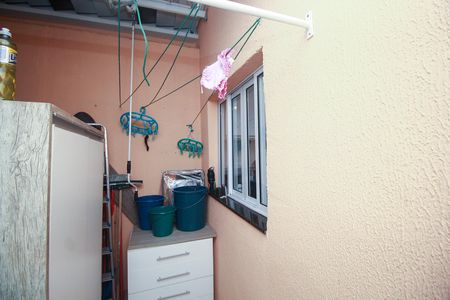 Casa à venda com 72m², 2 quartos e 1 vaga Casa à venda com 72m², 2 quartos e 1 vagaÁrea de Serviço