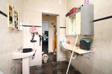 Casa para alugar com 200m², 2 quartos e 3 vagas Casa para alugar com 200m², 2 quartos e 3 vagasBanheiro