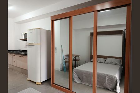 Studio à venda com 30m², 1 quarto e sem vaga Studio à venda com 30m², 1 quarto e sem vagaEstúdio