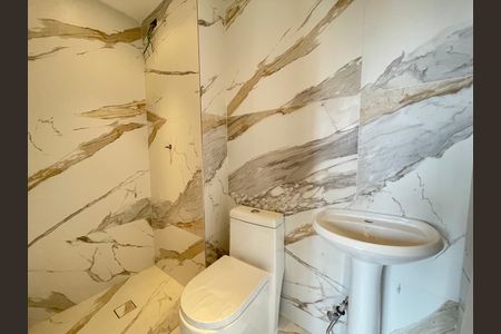 Apartamento para alugar com 32m², 2 quartos e sem vaga Apartamento para alugar com 32m², 2 quartos e sem vagaBanheiro
