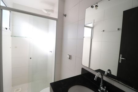 Apartamento para alugar com 60m², 2 quartos e 2 vagasBanheiro do Quarto 2