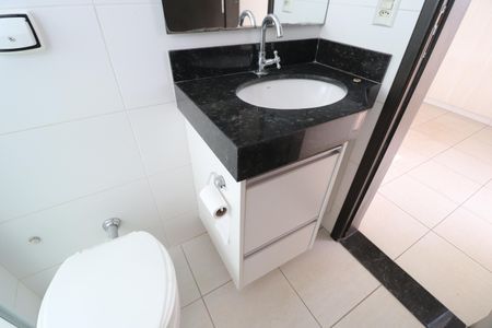 Apartamento para alugar com 60m², 2 quartos e 2 vagasBanheiro do Quarto 2
