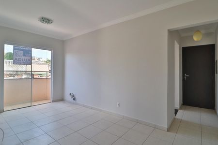 Sala de apartamento para alugar com 2 quartos, 60m² em Daniel Fonseca, Uberlândia