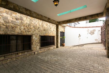 Garagem de casa à venda com 3 quartos, 200m² em Vila Granada, São Paulo