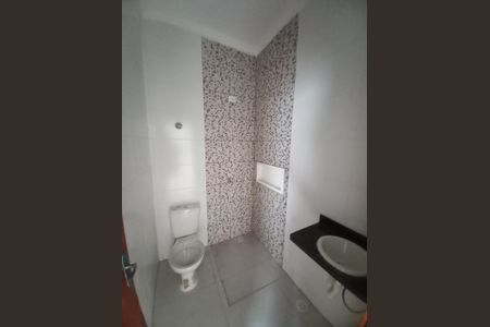 Casa para alugar com 80m², 2 quartos e 1 vaga Casa para alugar com 80m², 2 quartos e 1 vagaBanheiro da Suíte 1