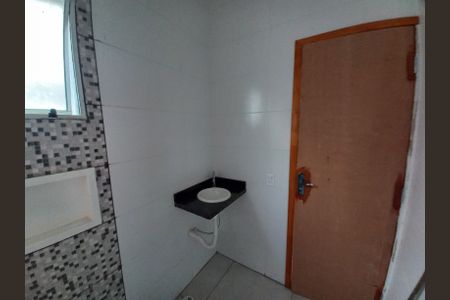 Casa para alugar com 80m², 2 quartos e 1 vaga Casa para alugar com 80m², 2 quartos e 1 vagaBanheiro da Suíte 2