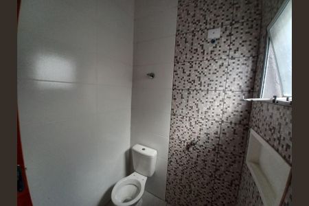 Casa para alugar com 80m², 2 quartos e 1 vaga Casa para alugar com 80m², 2 quartos e 1 vagaBanheiro da Suíte 2