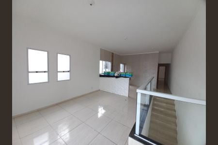 Sala de casa para alugar com 2 quartos, 80m² em Parque Bitaru, São Vicente