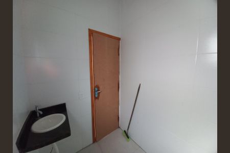 Casa para alugar com 80m², 2 quartos e 1 vaga Casa para alugar com 80m², 2 quartos e 1 vagaBanheiro da Suíte 2