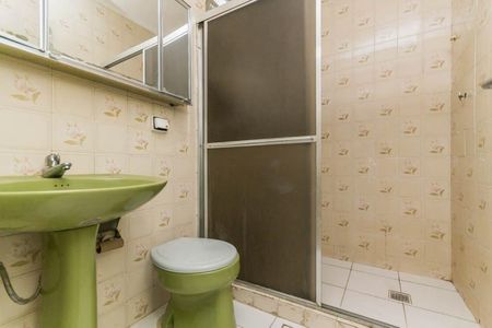 Banheiro de apartamento para alugar com 2 quartos, 65m² em Petrópolis, Porto Alegre