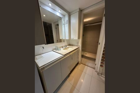 Apartamento à venda com 38m², 1 quarto e 1 vaga Apartamento à venda com 38m², 1 quarto e 1 vagaBanheiro
