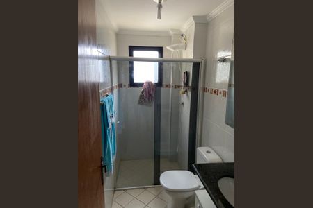 Banheiro de apartamento para alugar com 2 quartos, 91m² em Vila Tupi, Praia Grande