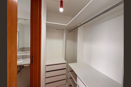 Apartamento para alugar com 161m², 2 quartos e 2 vagasSuíte - Closet