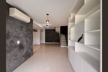 Apartamento para alugar com 161m², 2 quartos e 2 vagasSala