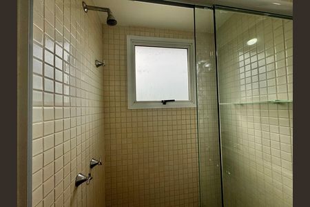 Apartamento para alugar com 161m², 2 quartos e 2 vagasSuíte - Banheiro