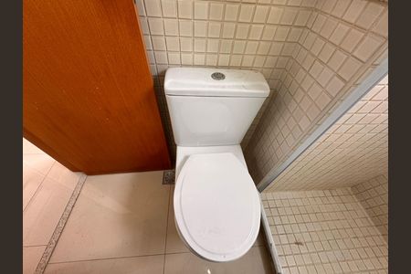 Apartamento para alugar com 161m², 2 quartos e 2 vagasSuíte - Banheiro