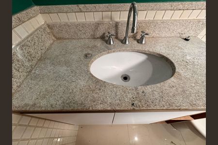 Apartamento para alugar com 161m², 2 quartos e 2 vagasSuíte 2 - Banheiro