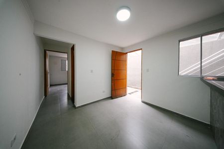 Sala/Cozinha de casa para alugar com 1 quarto, 38m² em Vila Pierina, São Paulo