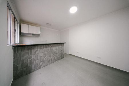 Sala/Cozinha de casa para alugar com 1 quarto, 38m² em Vila Pierina, São Paulo
