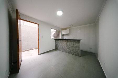 Sala/Cozinha de casa para alugar com 1 quarto, 38m² em Vila Pierina, São Paulo