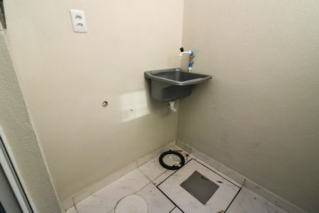 Casa de condomínio para alugar com 28m², 1 quarto e sem vagaÁrea de Serviço
