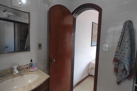 Apartamento à venda com 581m², 3 quartos e 6 vagas Apartamento à venda com 581m², 3 quartos e 6 vagasBanheiro da Suíte 1
