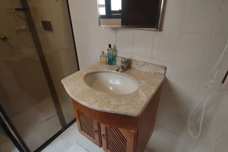 Apartamento à venda com 581m², 3 quartos e 6 vagas Apartamento à venda com 581m², 3 quartos e 6 vagasBanheiro da Suíte 2