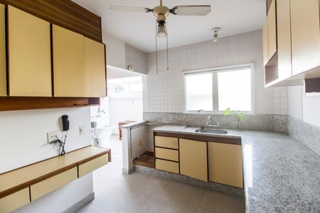 Casa de condomínio à venda com 160m², 3 quartos e 2 vagas Casa de condomínio à venda com 160m², 3 quartos e 2 vagasCozinha