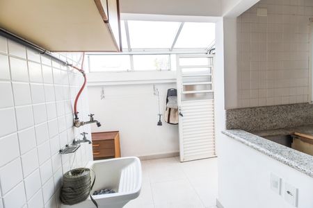 Casa de condomínio à venda com 160m², 3 quartos e 2 vagas Casa de condomínio à venda com 160m², 3 quartos e 2 vagasÁrea de Serviço