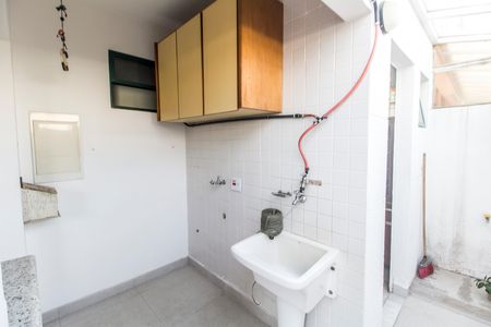 Casa de condomínio à venda com 160m², 3 quartos e 2 vagas Casa de condomínio à venda com 160m², 3 quartos e 2 vagasÁrea de Serviço