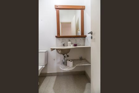 Casa de condomínio à venda com 160m², 3 quartos e 2 vagas Casa de condomínio à venda com 160m², 3 quartos e 2 vagasLavabo