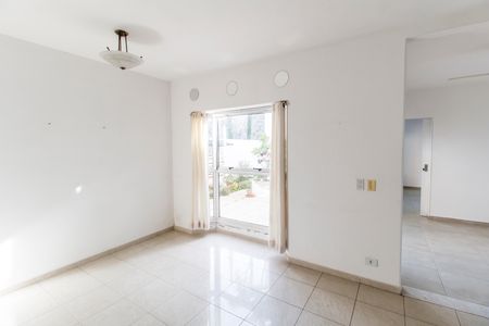 Casa de condomínio à venda com 160m², 3 quartos e 2 vagas Casa de condomínio à venda com 160m², 3 quartos e 2 vagasSala