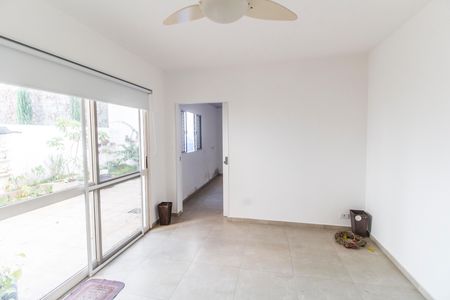 Casa de condomínio à venda com 160m², 3 quartos e 2 vagas Casa de condomínio à venda com 160m², 3 quartos e 2 vagasSala