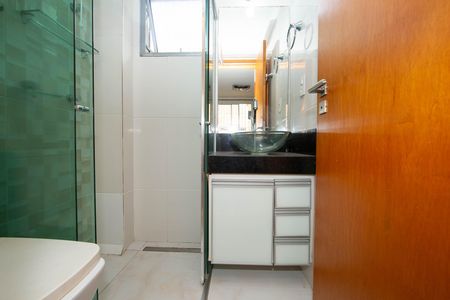Apartamento à venda com 52m², 2 quartos e 1 vagaBANHEIRO